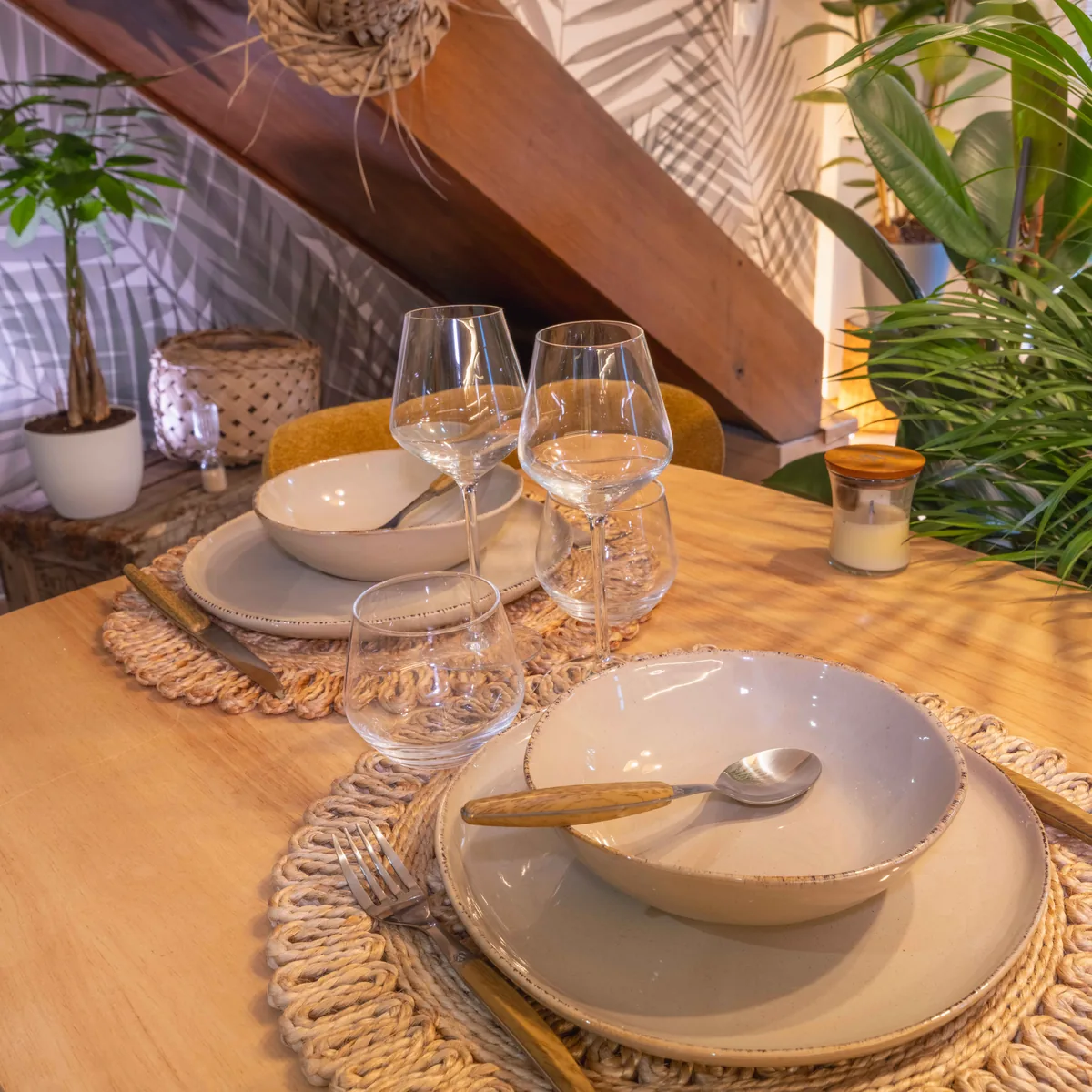 Détail table dressée avec couverts — La Parenthèse Essonne